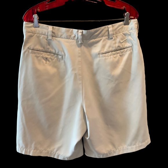 Nike Shorts Beige Dri Fit Golf Shorts With Pleats Soft Size 34 - Picture 2 of 9